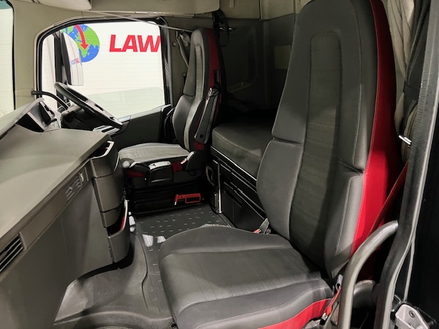 Volvo FH 500 6×2 Midlift Tractor Unit