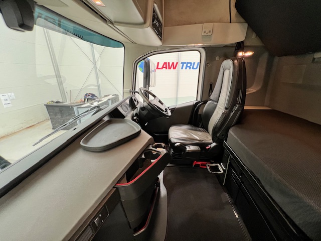 Volvo FH 500 6×2 Midlift Tractor Unit