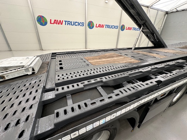 SDC Tri Axle Kicker Vehicle Carrier Lowloader
