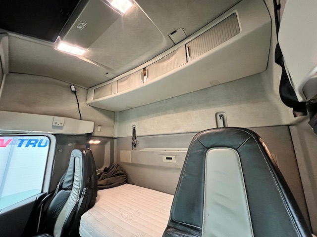Volvo FH 500 6×2 Midlift Tractor Unit