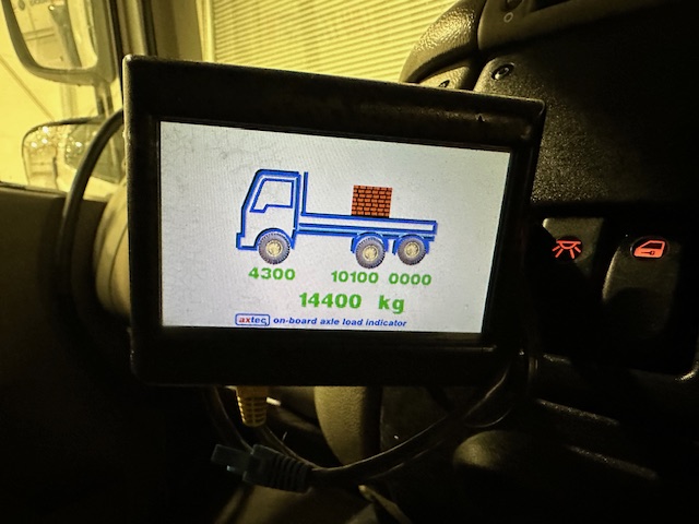 DAF CF85 460 6×2 Flatbed Drawbar Brick Grab