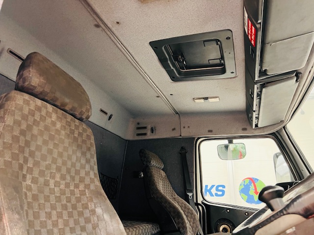 Volvo FH12 420 4×2 Tractor Unit
