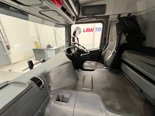 Scania P250 4×2 Sleeper Cab Box Van