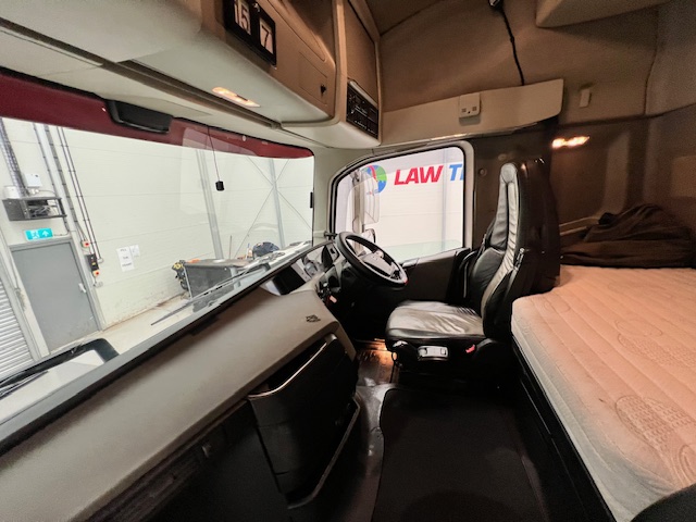 Volvo FH 500 6×2 Midlift Tractor Unit