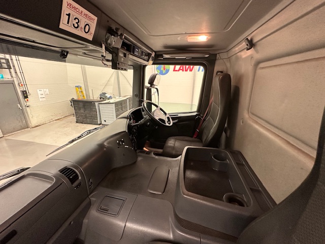 Scania P280 6×2 Rear Lift Day Cab Fridge Box