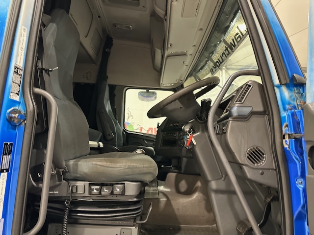 Volvo FH 460 6×2 Sleeper Cab Tractor Unit