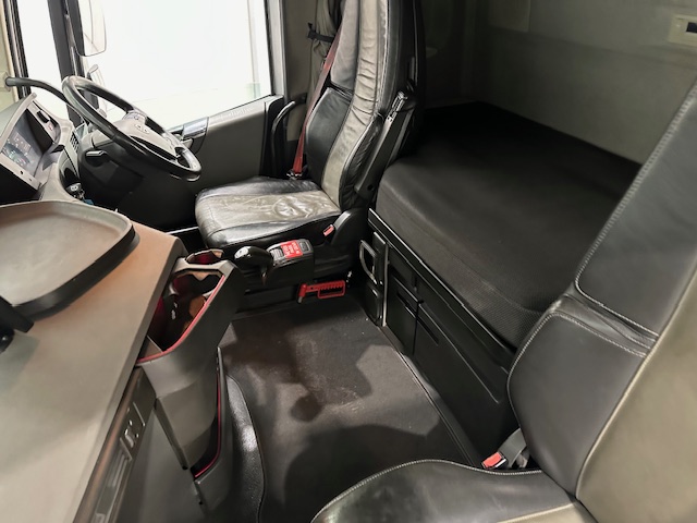 Volvo FH 500 6×2 Midlift Tractor Unit