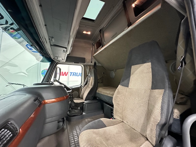 Volvo FH 520 6×2 Sleeper Cab Tractor Unit Manual