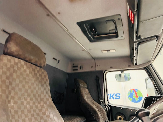 Volvo FH12 420 4×2 Tractor Unit
