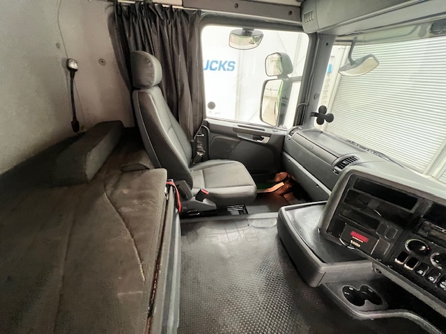 Scania G360 8×2 Sleeper Chassis Cab