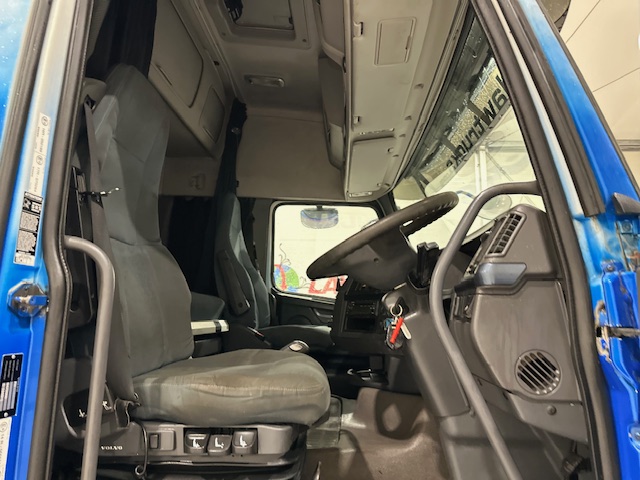 Volvo FH 460 6×2 Sleeper Cab Tractor Unit
