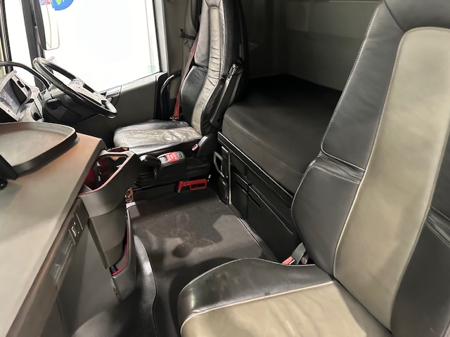 Volvo FH 500 6×2 Midlift Tractor Unit