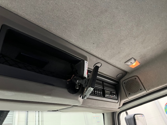 DAF LF55 220 Day Cab Dropside Brick Grab