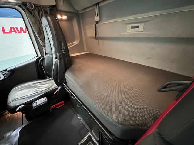 Volvo FH 500 6×2 Globetrotter XL Midlift Tractor Unit