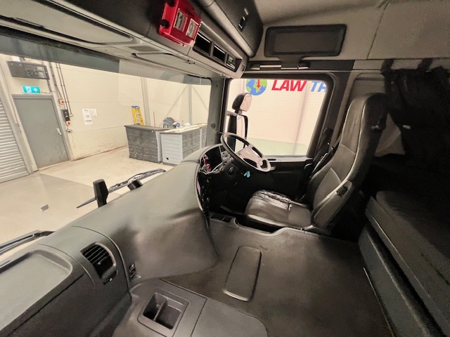 Scania P250 4×2 Sleeper Cab Box Van