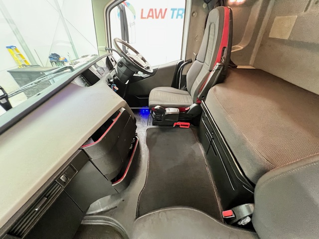 Volvo FH 460 6×2 Midlift Tractor Unit