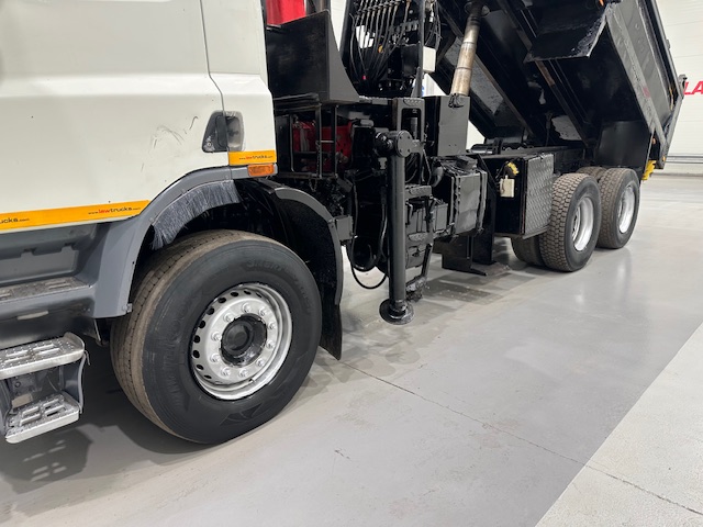 DAF CF75 310 6×4 Day Cab Steel Tipper Grab