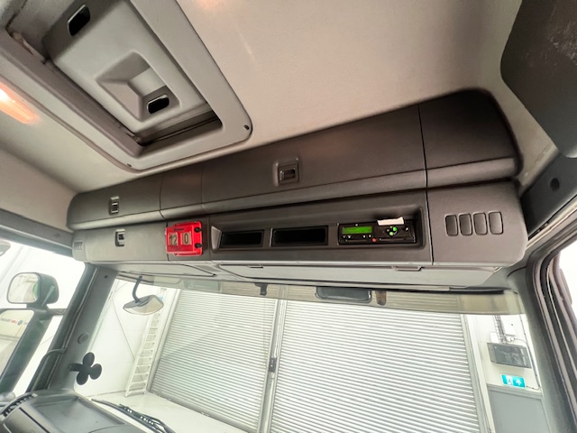Scania G360 8×2 Sleeper Chassis Cab