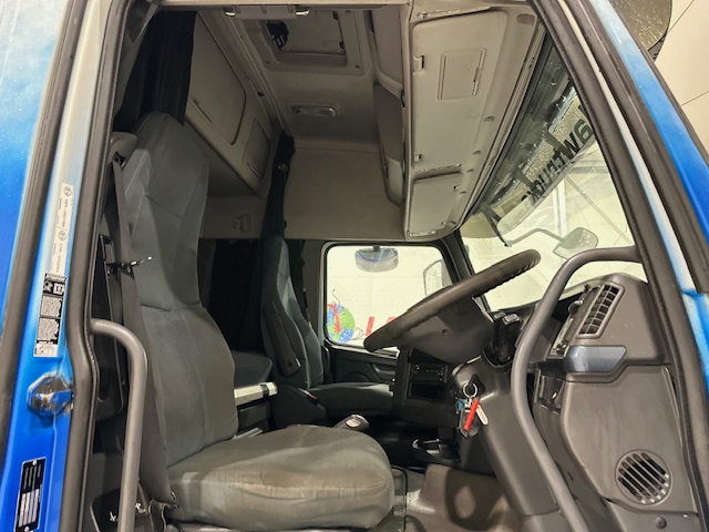 Volvo FH 460 6×2 Sleeper Cab Tractor Unit