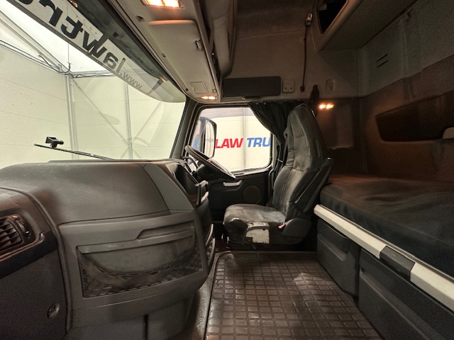 Volvo FH 500 6×2 Midlift Tractor Unit