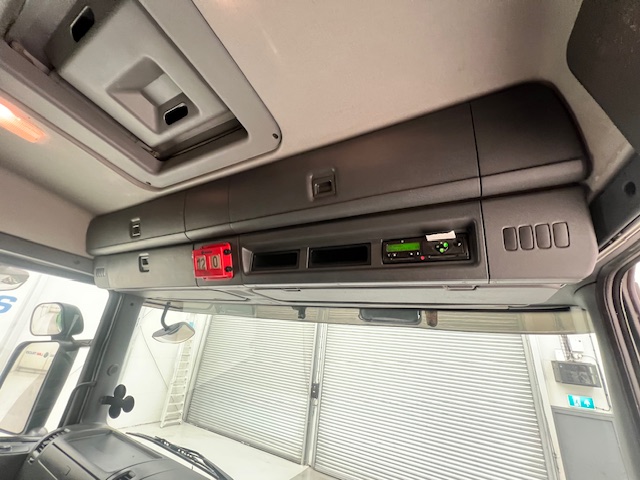 Scania G360 8×2 Sleeper Chassis Cab