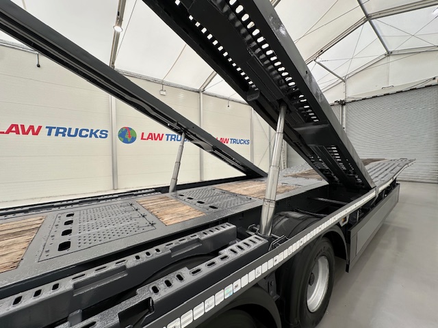 SDC Tri Axle Kicker Vehicle Carrier Lowloader