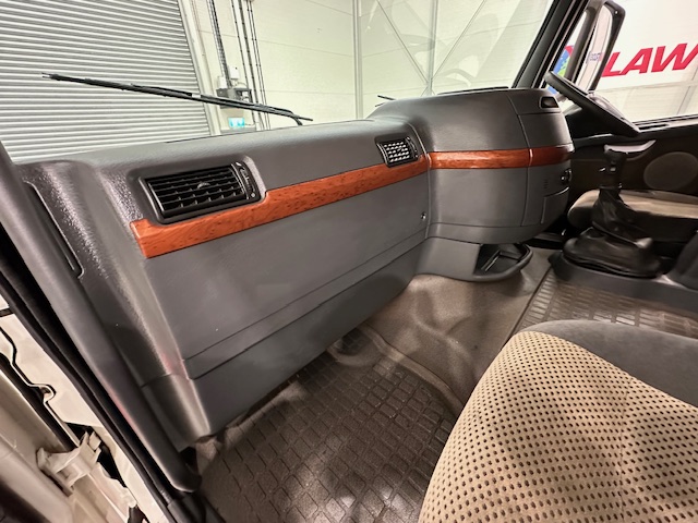 Volvo FH 520 6×2 Sleeper Cab Tractor Unit Manual