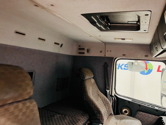 Volvo FH12 420 4×2 Tractor Unit