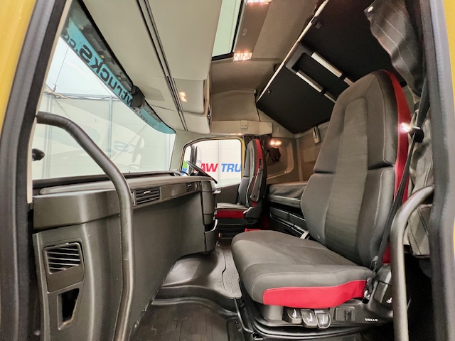 Volvo FH 500 6×2 Sleeper Cab Midlift Tractor Unit