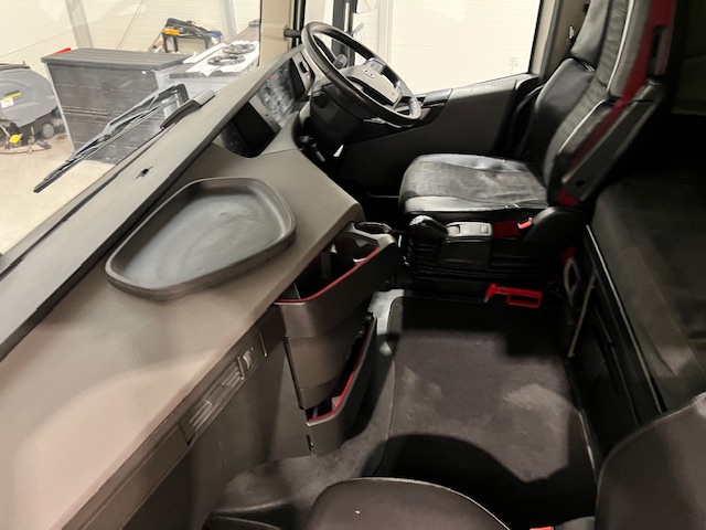 Volvo FH 500 6×2 Midlift Tractor Unit