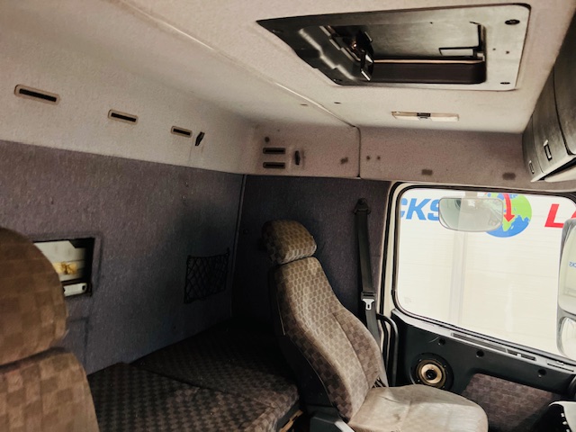 Volvo FH12 420 4×2 Tractor Unit