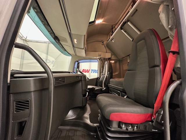 Volvo FH 500 6×2 Globetrotter XL Midlift Tractor Unit