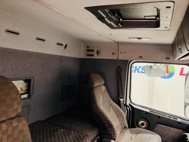 Volvo FH12 420 4×2 Tractor Unit