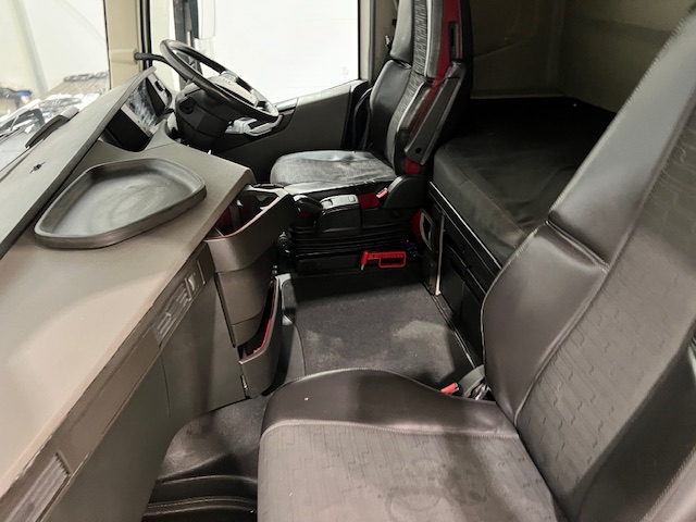 Volvo FH 500 6×2 Midlift Tractor Unit