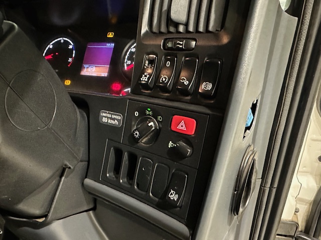Scania R440 6×2 Rear Lift Brick Grab Drawbar