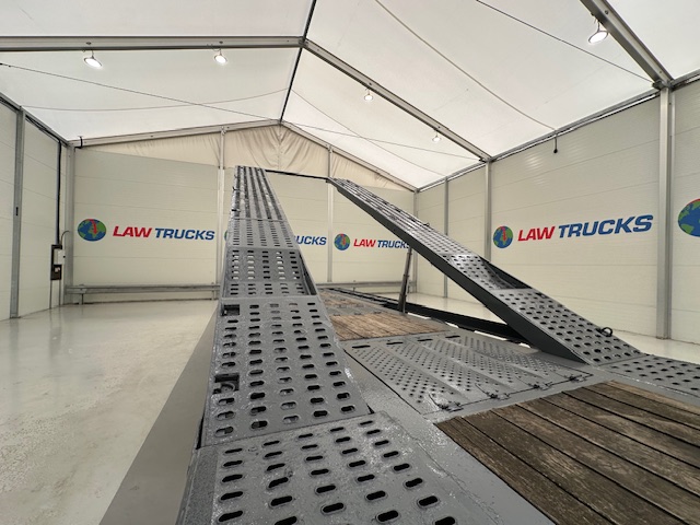 SDC Tri Axle Kicker Vehicle Carrier Lowloader