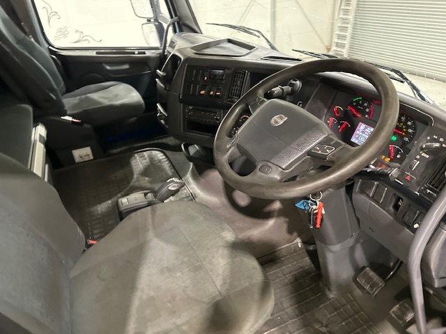 Volvo FH 460 6×2 Sleeper Cab Tractor Unit