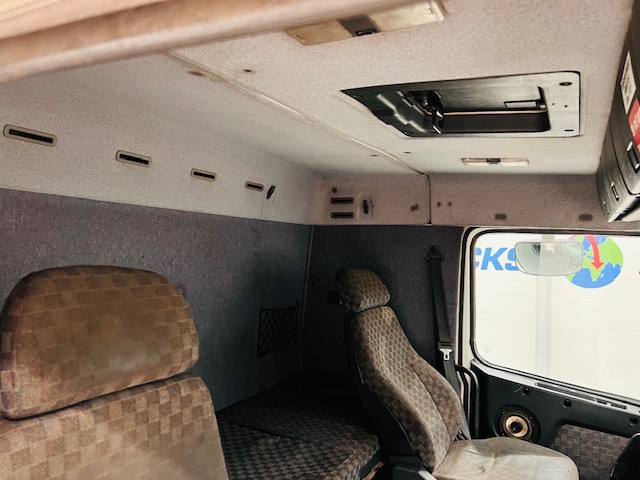 Volvo FH12 420 4×2 Tractor Unit