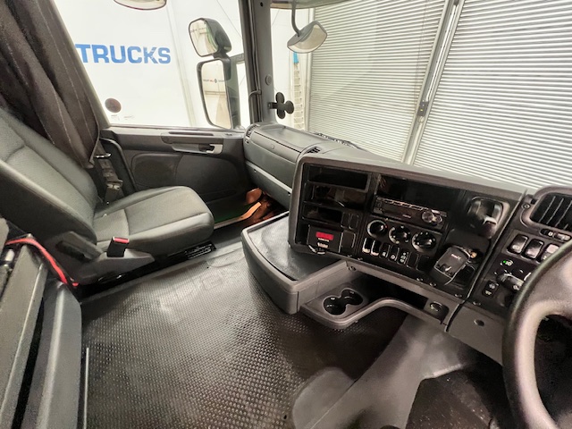 Scania G360 8×2 Sleeper Chassis Cab