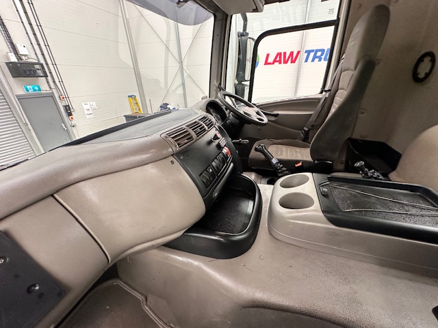 DAF CF85 410 8×4 Day Cab Steel Tipper Grab