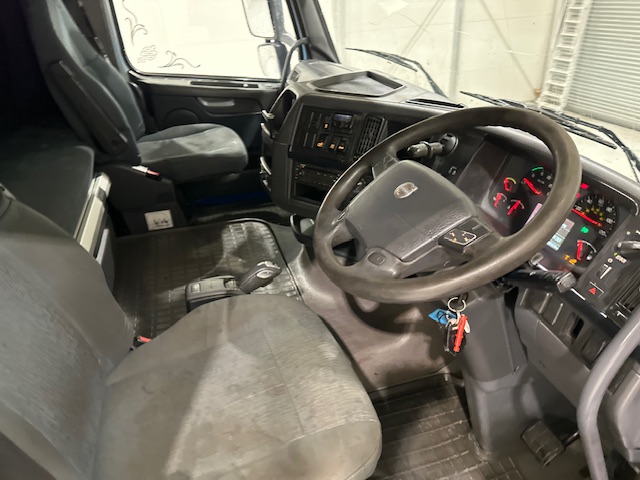 Volvo FH 460 6×2 Sleeper Cab Tractor Unit