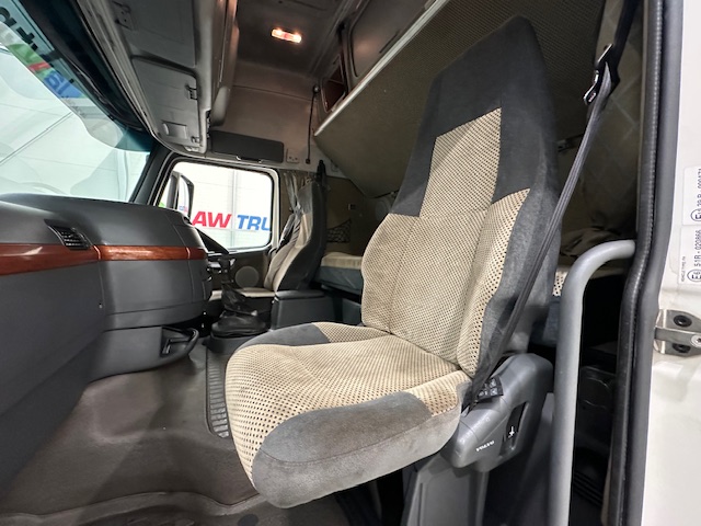 Volvo FH 520 6×2 Sleeper Cab Tractor Unit Manual