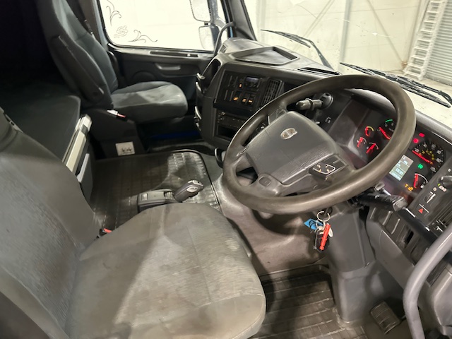 Volvo FH 460 6×2 Sleeper Cab Tractor Unit