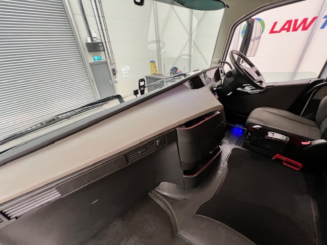 Volvo FH 460 6×2 Midlift Tractor Unit