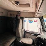 Volvo FH12 420 4×2 Sleeper Cab Tractor Unit - thumbnail