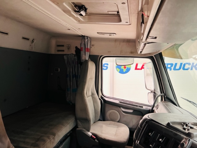 Volvo FH12 420 4×2 Sleeper Cab Tractor Unit