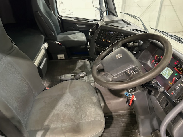 Volvo FH 460 6×2 Sleeper Cab Tractor Unit