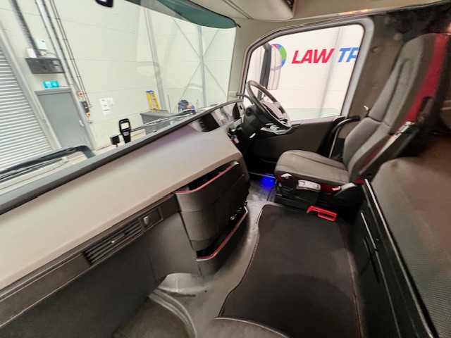 Volvo FH 460 6×2 Midlift Tractor Unit