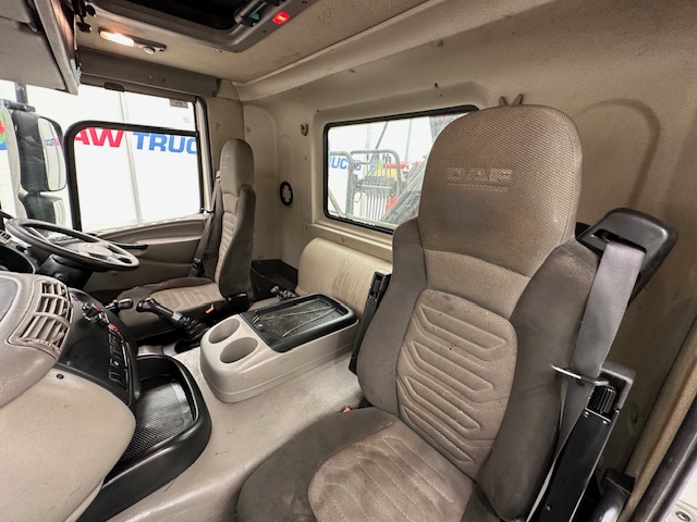DAF CF85 410 8×4 Day Cab Steel Tipper Grab
