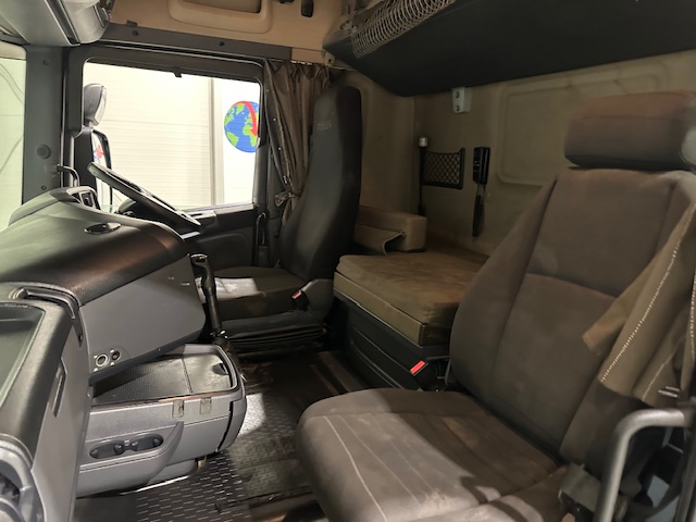 Scania R440 6×2 Rear Lift Brick Grab Drawbar